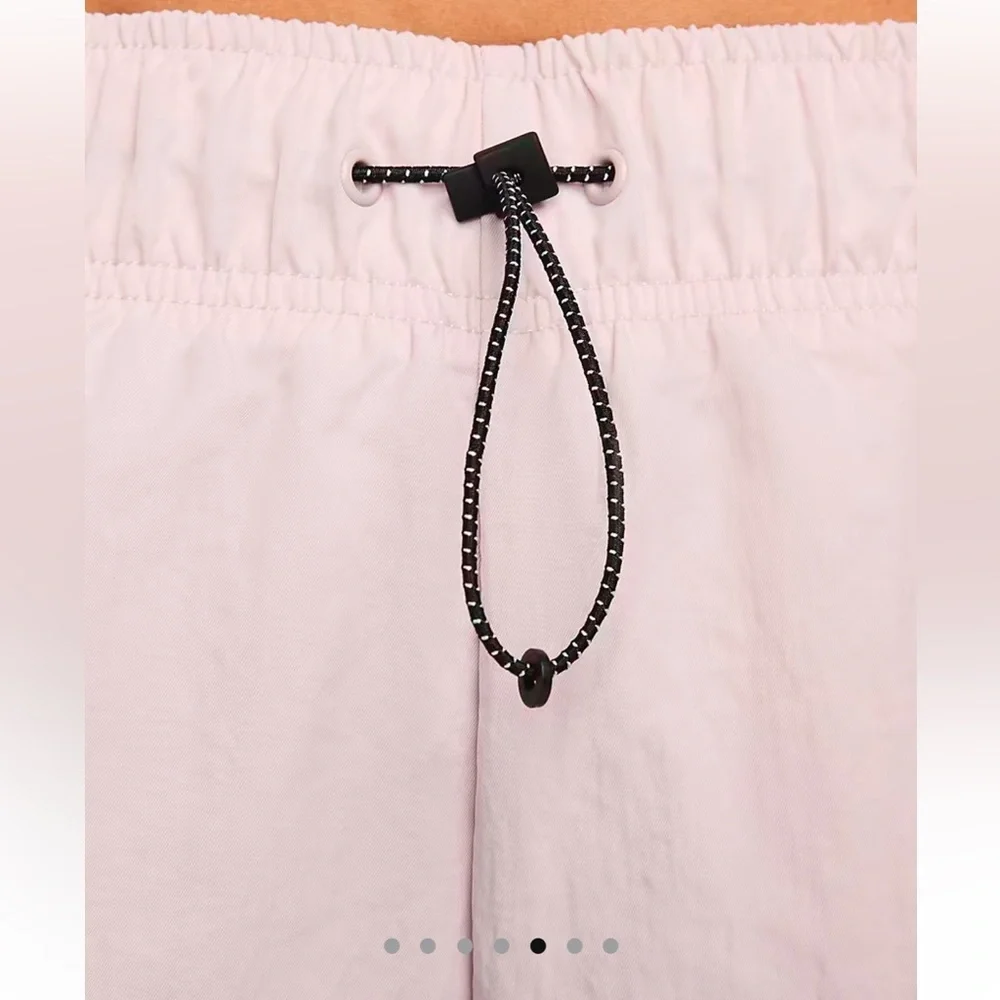 NWT-Nike Women’s Loose Fit Woven Cargo Shorts‎ Platinum Violet **Size S**